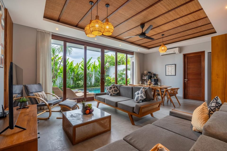 Communal lounge/ TV room, Living room