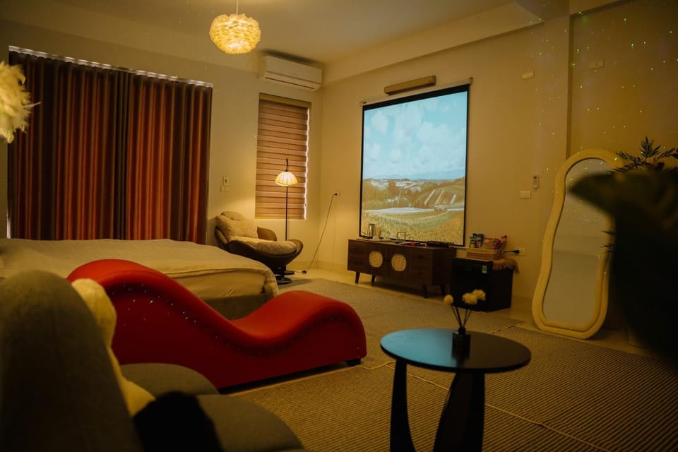 Communal lounge/ TV room, Bedroom