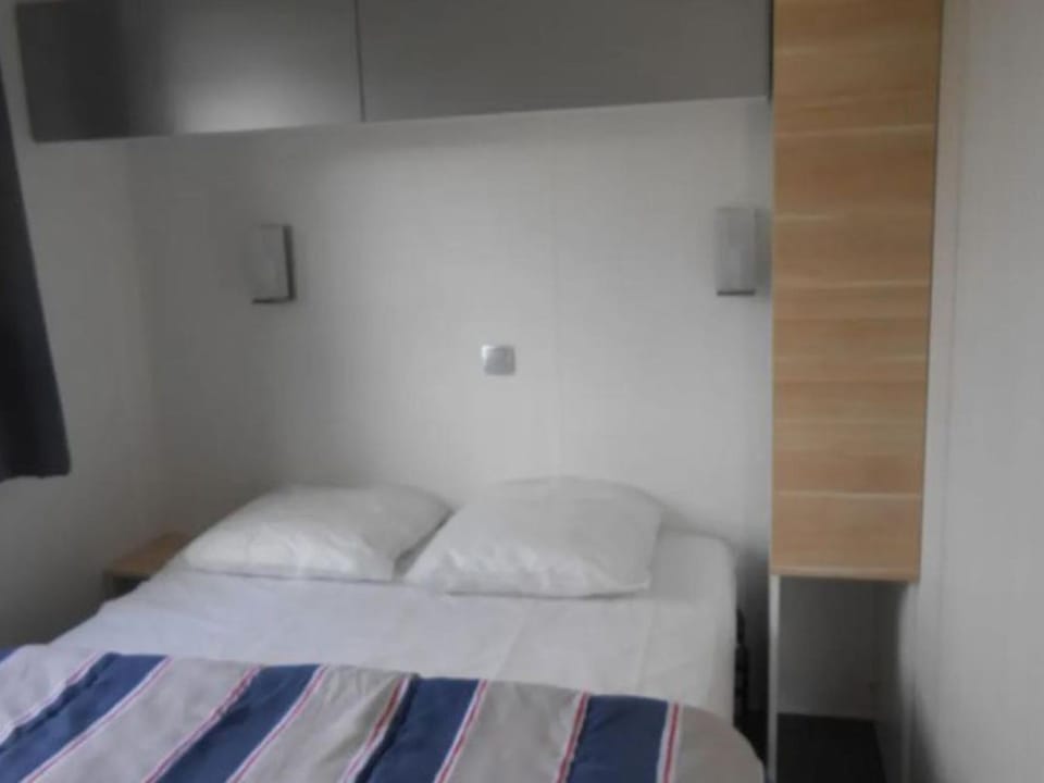 Mobil home avec terrasse - 4 pers. - API-1-52-1961 Campground/ 
RV Resort in Brittany