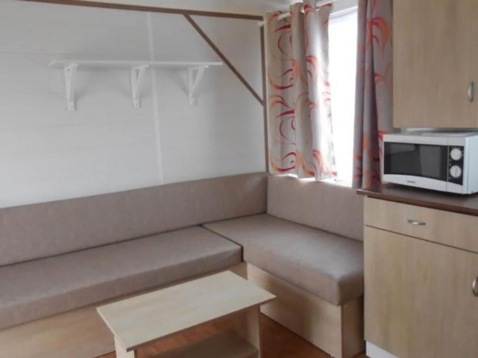 Mobil home avec terrasse - 6 pers. - API-1-52-1965 Campground/ 
RV Resort in Brittany