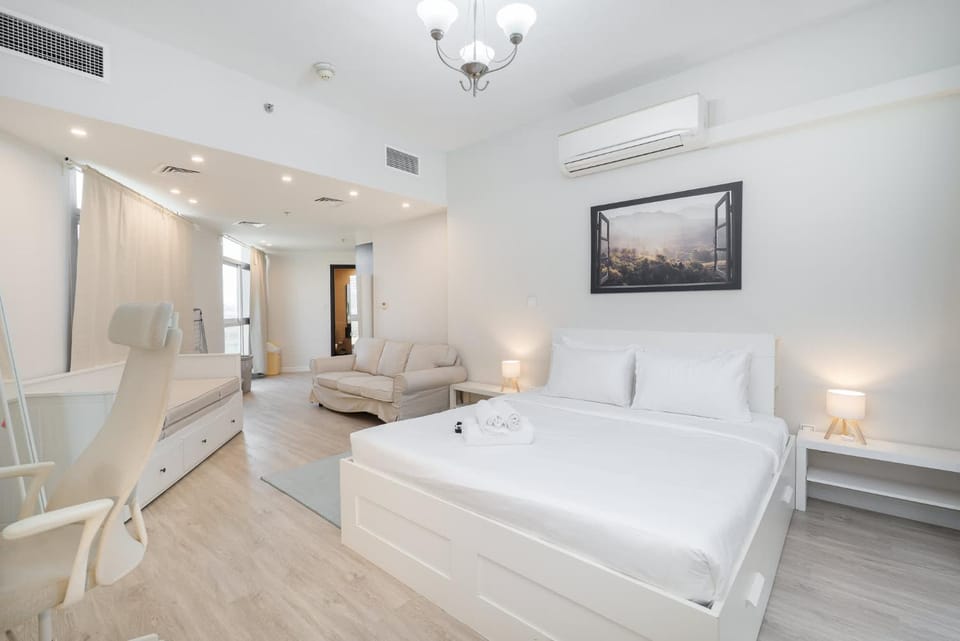Free housekeeping visits during your stay - StayShort - Comfortable 2BR Stay in Liwan Sleeps 6 Apartment in Dubai