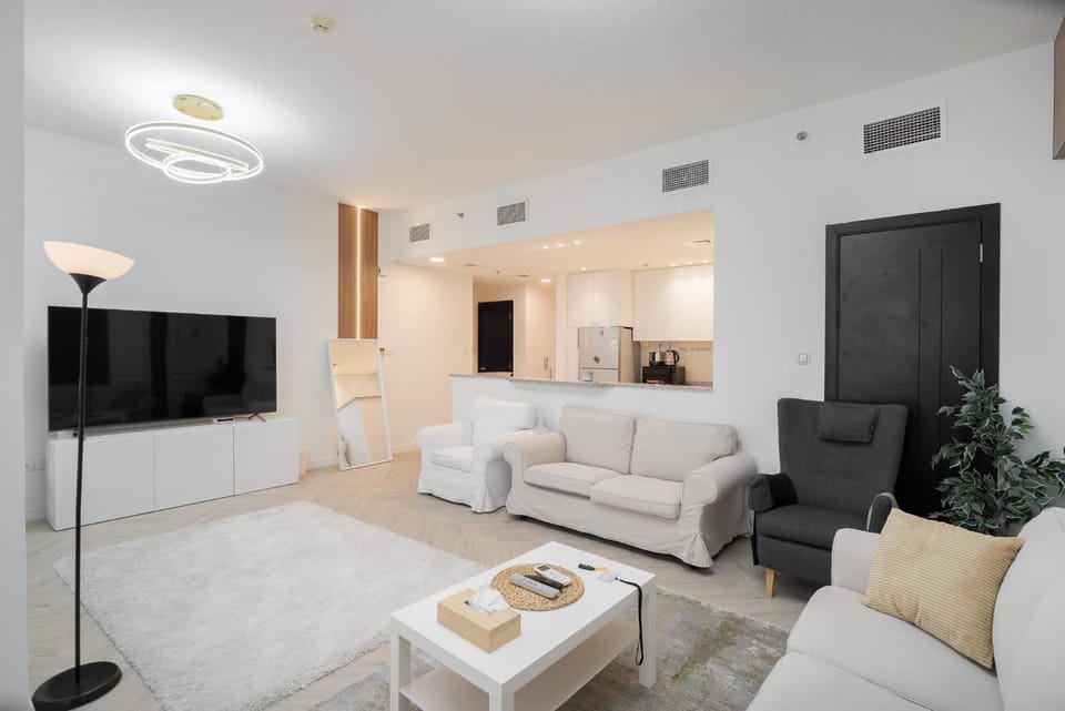 Free housekeeping visits during your stay - StayShort - Comfortable 2BR Stay in Liwan Sleeps 6 Apartment in Dubai