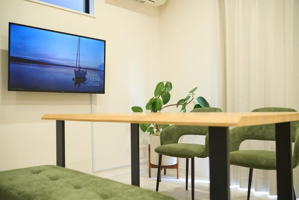 TV and multimedia, Living room, Dining area