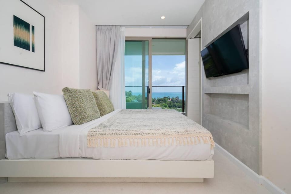 Bed, Natural landscape, Photo of the whole room, Bedroom