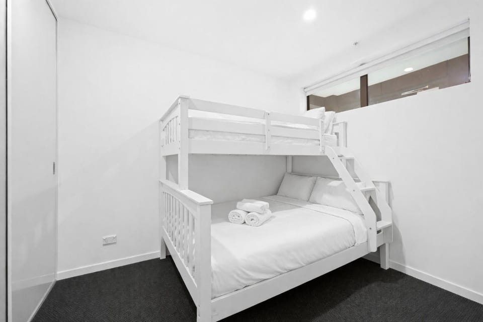 Two Bedroom Retreat Opposite Victoria Park Apartment in Abbotsford