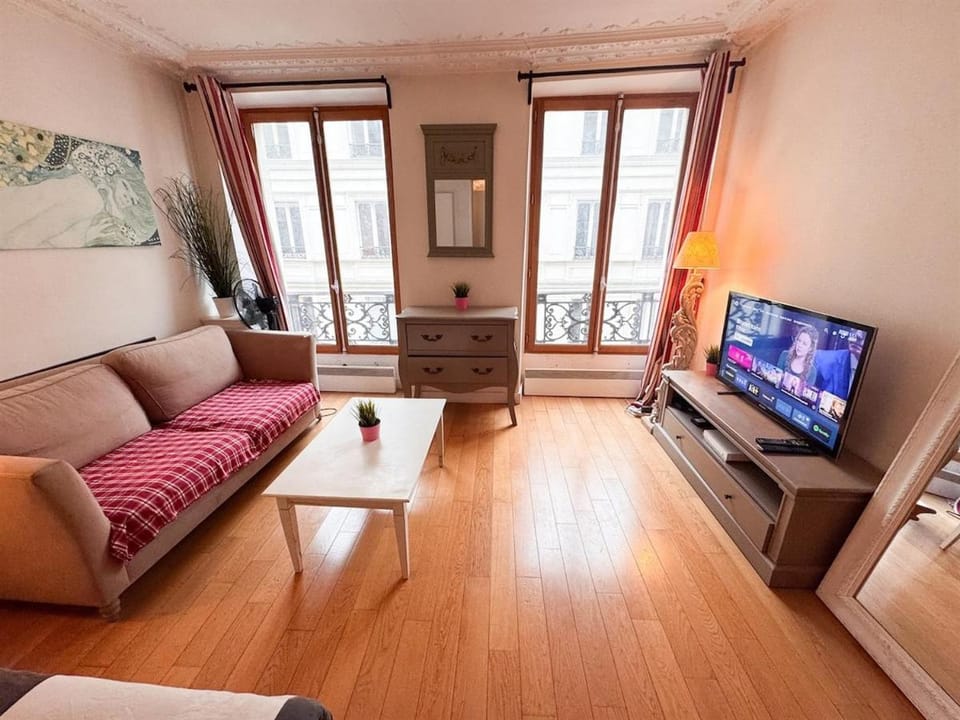 2 Charming flat in Heart of Paris near Louvre&Metro Apartment in Paris