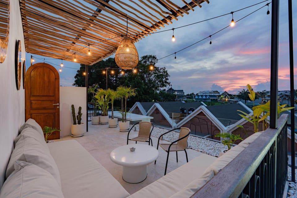 Property building, Day, Natural landscape, View (from property/room), Balcony/Terrace, Seating area