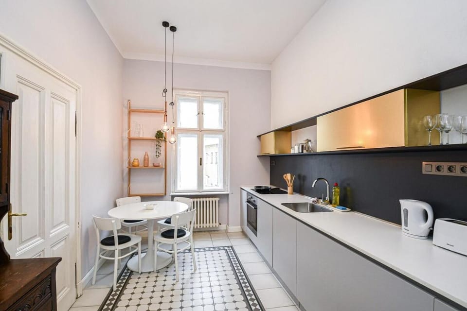 Stylish old town 2 bedroom apt new Presidential castle Apartment in Bratislava