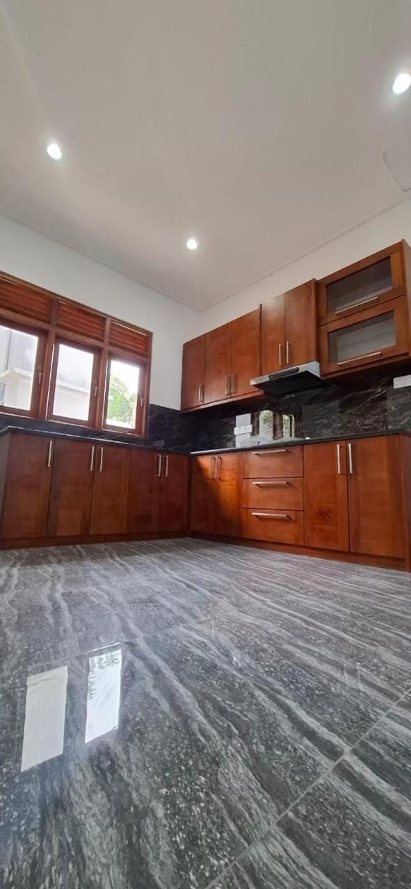 SL Colombo villa House in Western Province