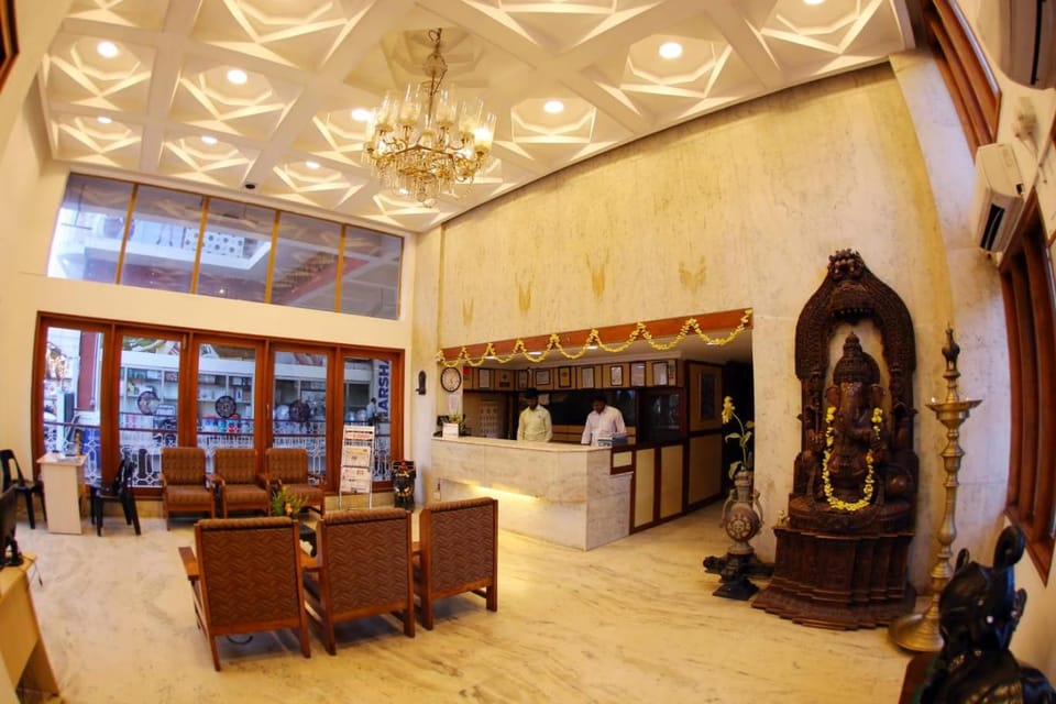 Hotel Navaratna Palace Nature lodge in Mangaluru