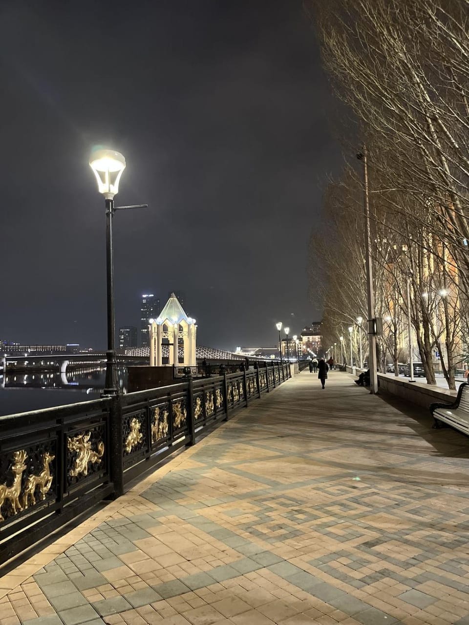 Nearby landmark, Night, Natural landscape, Hiking, Hiking, City view