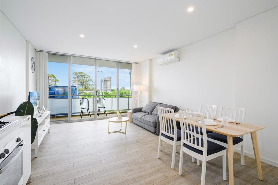 Liverpool 2Br 6ppl near Train Shopping Hospital Apartment in Sydney