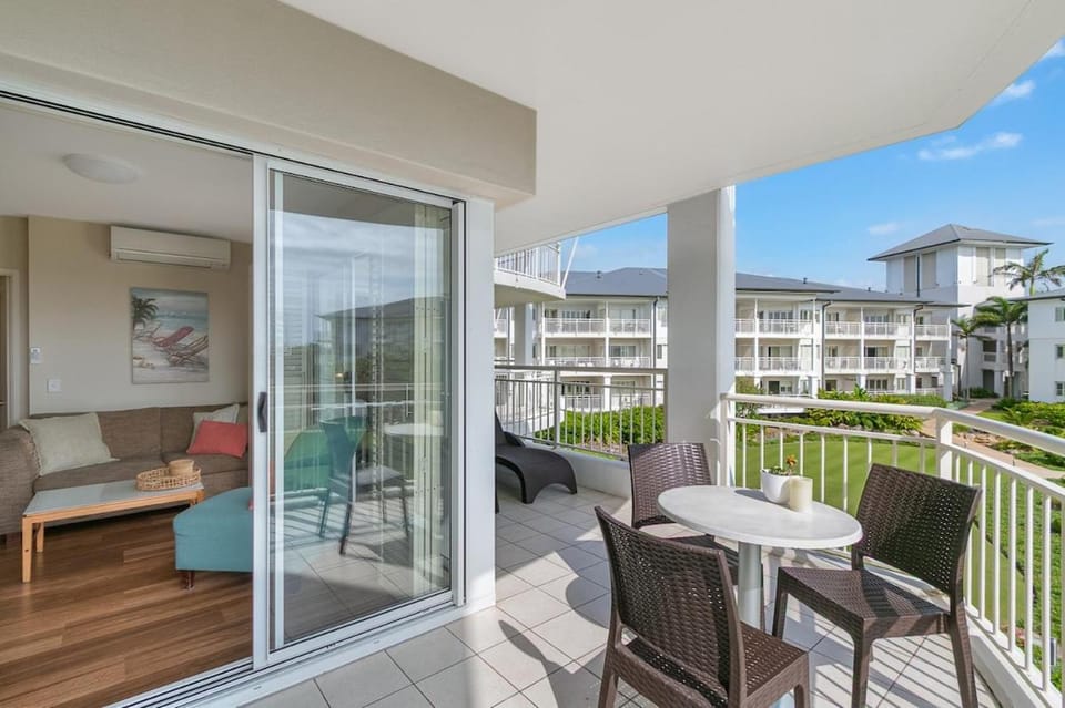 View (from property/room), Balcony/Terrace, Seating area