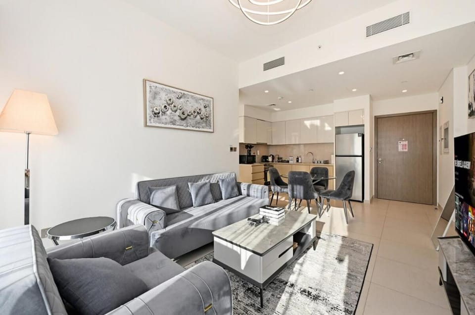 CH Sky Escape 1 BR in Downtown near Burj Khalifa Apartment in Dubai