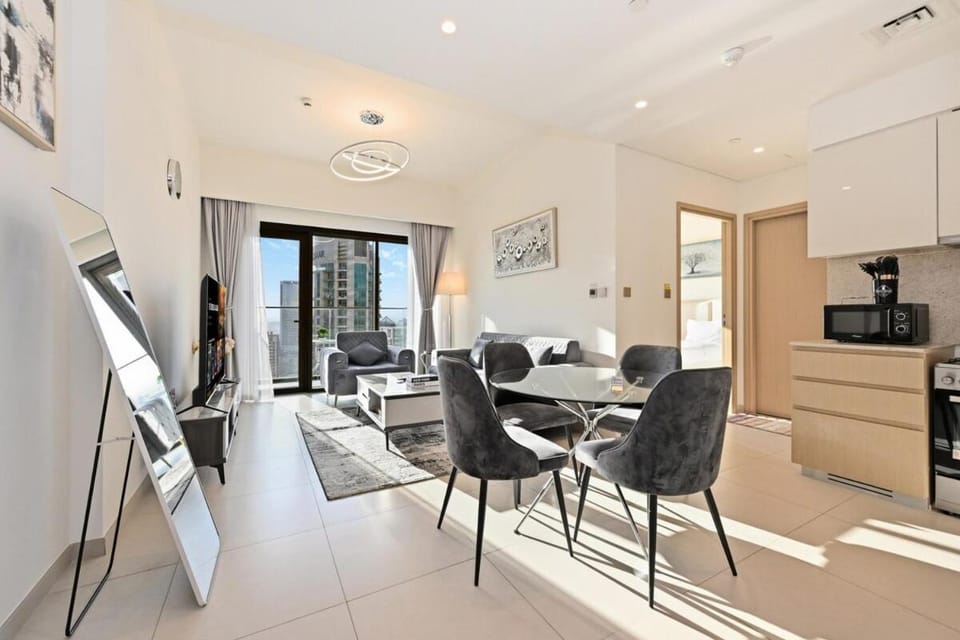 CH Sky Escape 1 BR in Downtown near Burj Khalifa Apartment in Dubai