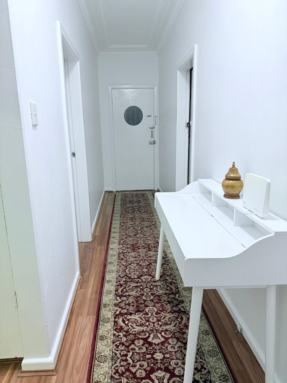 Beautiful Room with Private Bathroom - Prime Location & Close to Shops Bed and Breakfast in Sydney