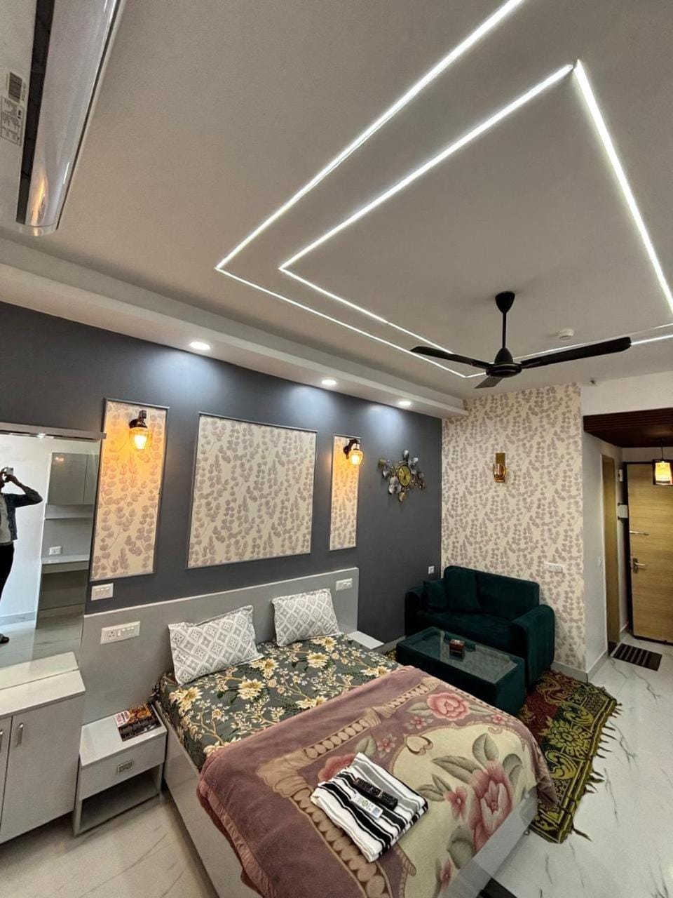 Prime stay luxury studios Apartment in Noida