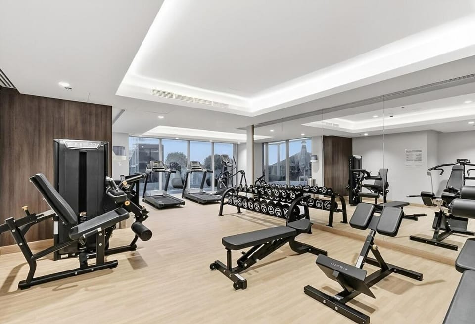Stylish Studio J ONE Canal View Prime Business Bay Apartment in Dubai