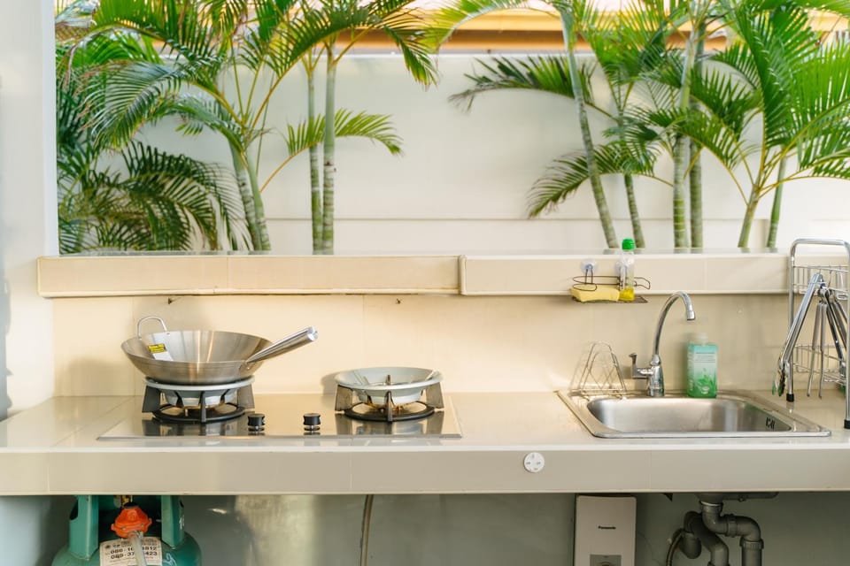 Kitchen or kitchenette, kitchen