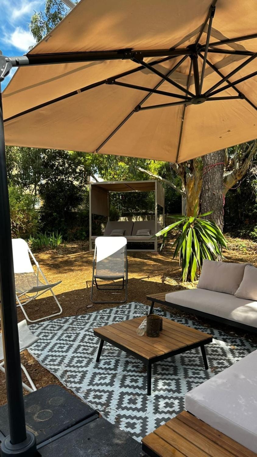 Dedans-dehors - 10 min from the beach wifi air conditionated House in Le Lavandou