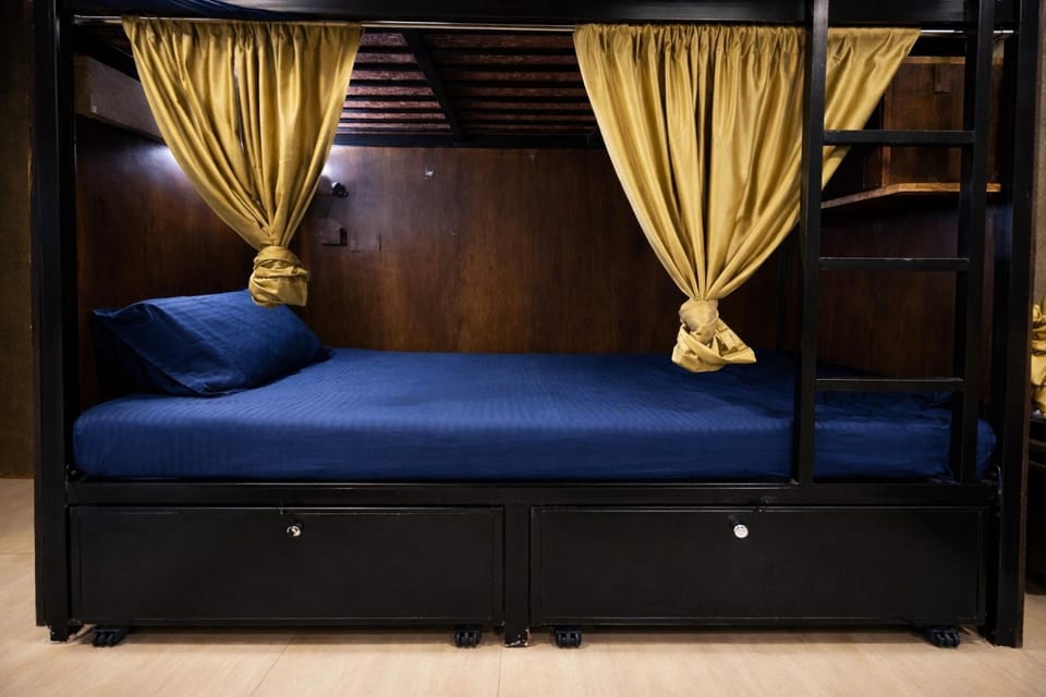 Bombay Stay Near Mumbai International Airport Hostel in Mumbai