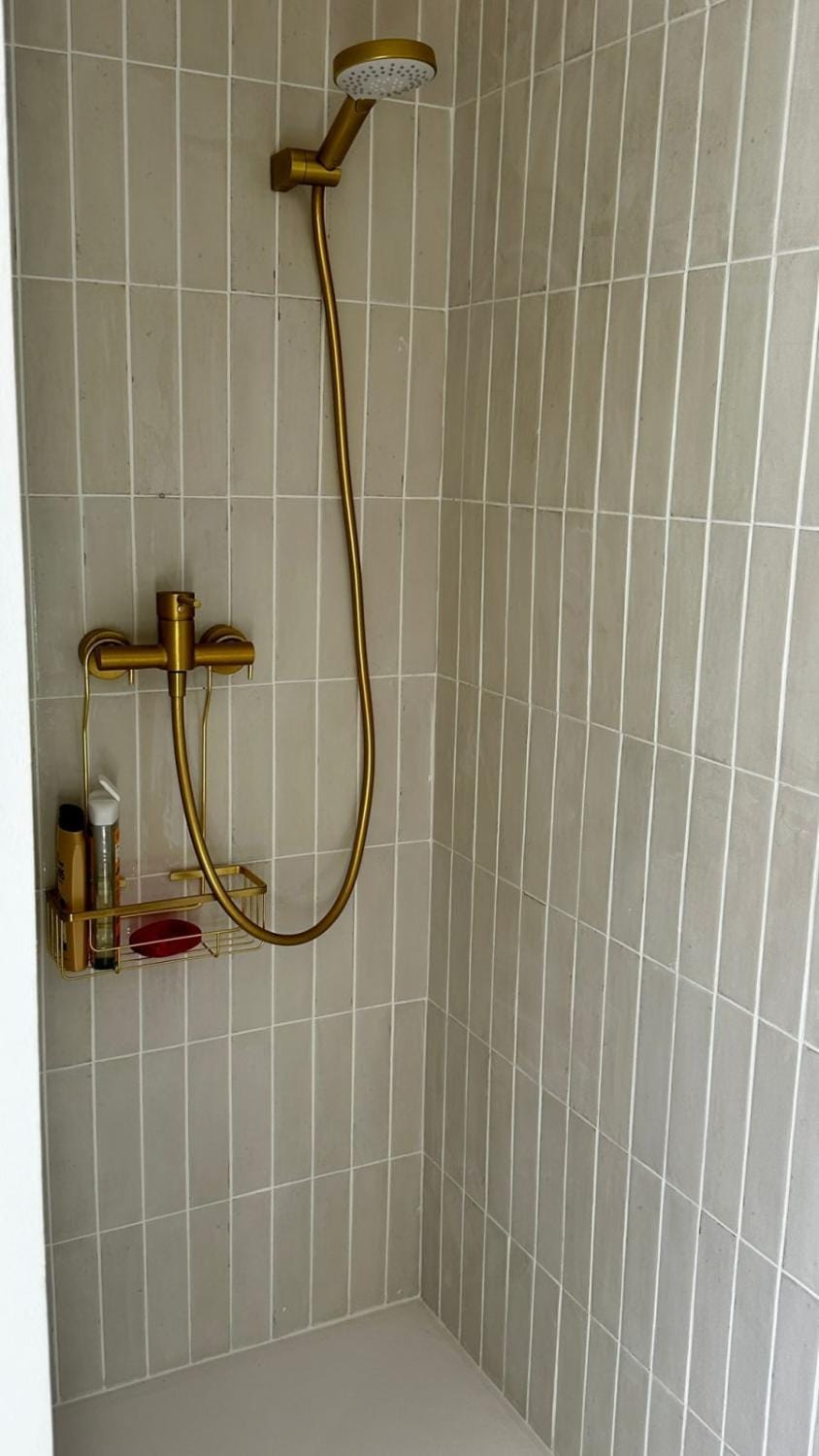 "Dedans-dehors" 10 mn from the beach wifi air conditionated House in Le Lavandou