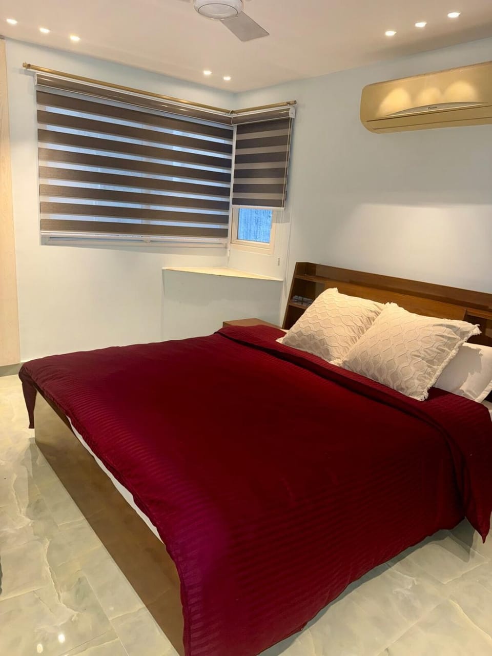Luxurious 4-Bedroom House in the Heart of CR Park Apartment in New Delhi