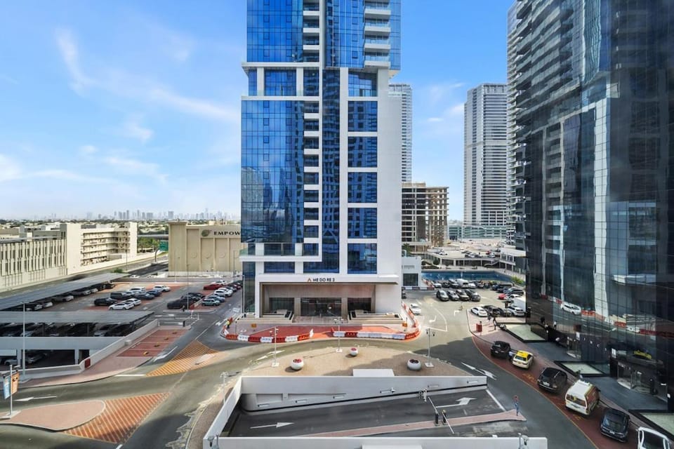 Modern 1BR Near Metro in Arch Tower JLT Apartment in Dubai