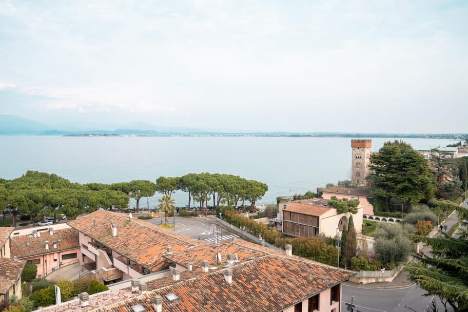 Bird's eye view, Lake view