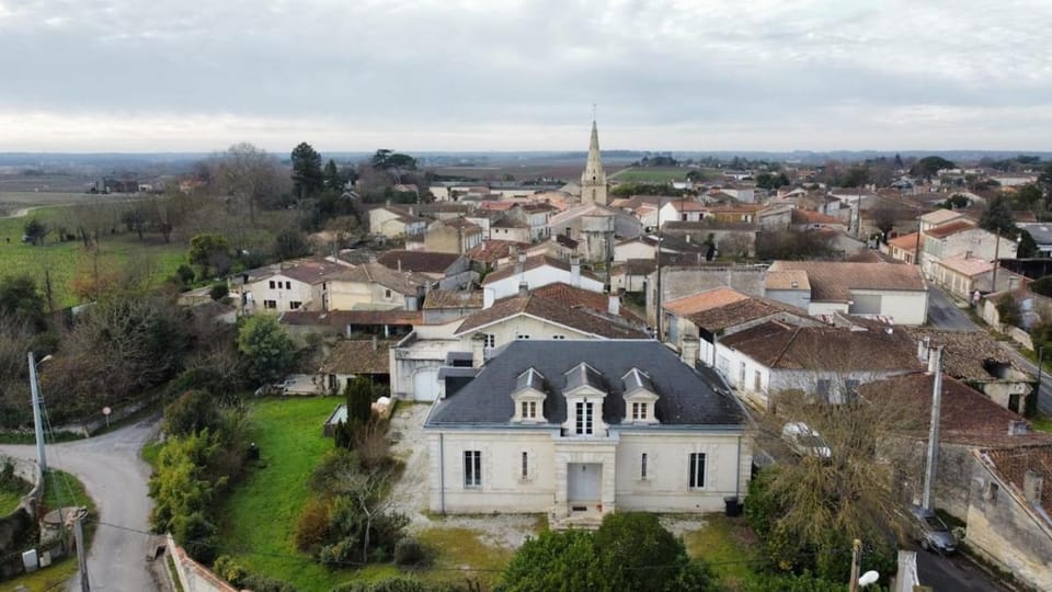 Spacious Villa in the heart of the vineyards Villa in Nouvelle-Aquitaine