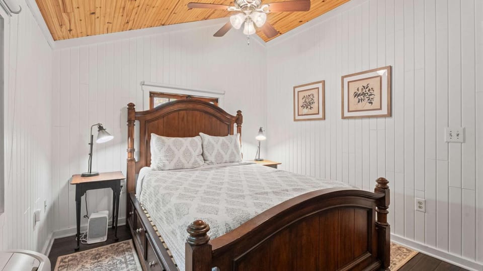 Log Cabin Retreat Two Cabins One Stay Cabin in Missouri