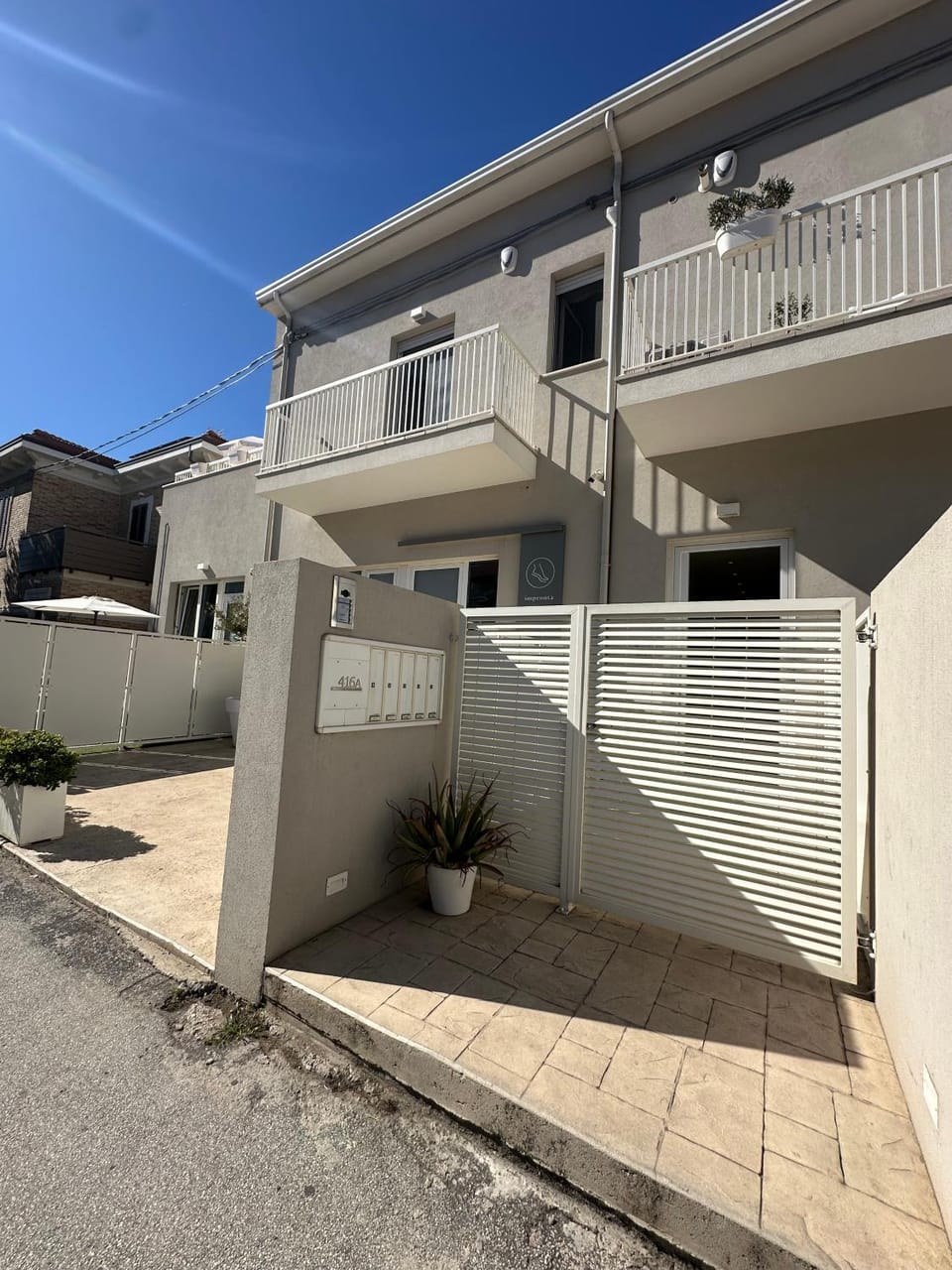 Property building, Facade/entrance