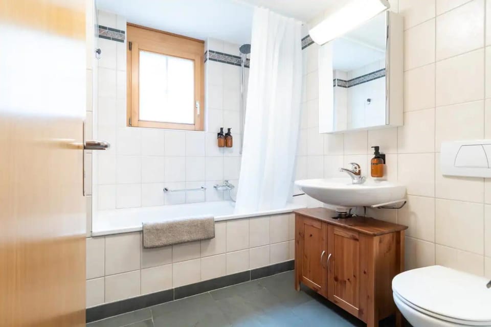 Shower, Toilet, Bathroom, Bath