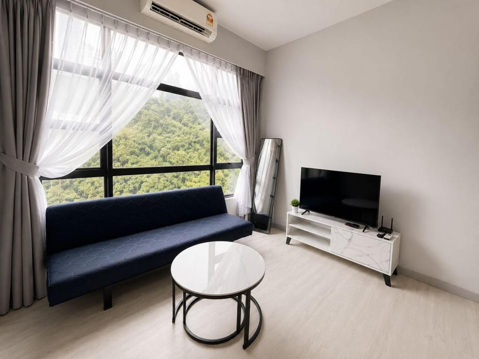 Luxury JQ Suites with Seaview Mountain view and City view Spacious Near City Centre Apartment in Kota Kinabalu