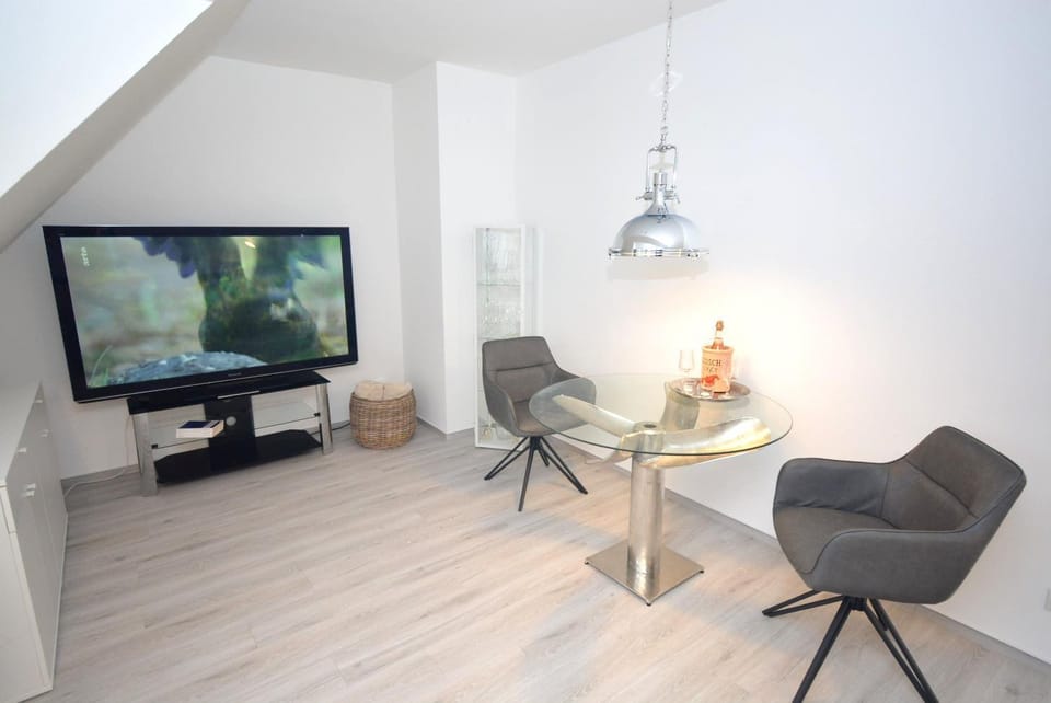 TV and multimedia, Living room, Dining area
