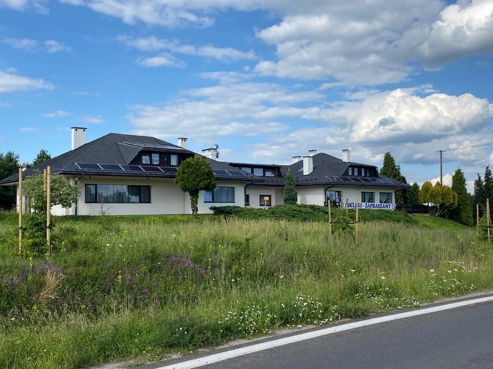 Property building, Neighbourhood, Garden