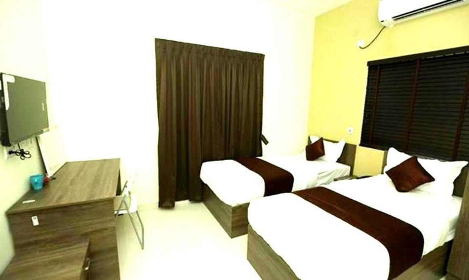 Bed, TV and multimedia, Photo of the whole room, Bedroom, Breakfast, air conditioner