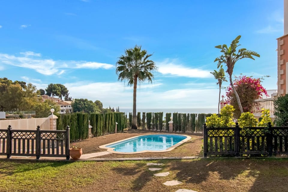 Spring, Day, Natural landscape, Garden, Garden view, Pool view, Sea view, Swimming pool, Swimming pool, sunbed