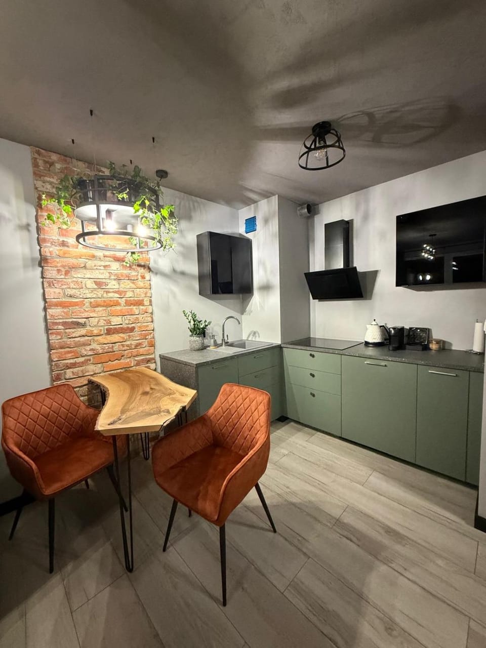 Kitchen or kitchenette, Dining area, oven, pet friendly, stove