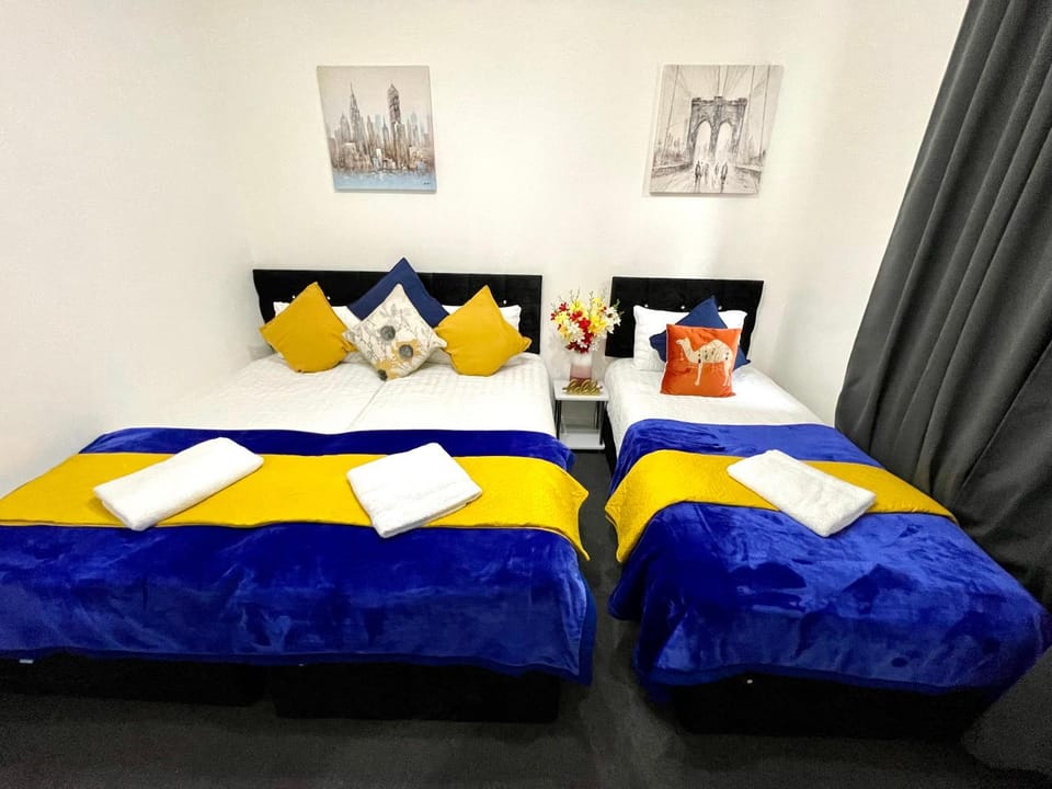 4-Bedroom House in Leyton near Stratford with 3 Bathrooms, Garden, Parking & WiFi House in London