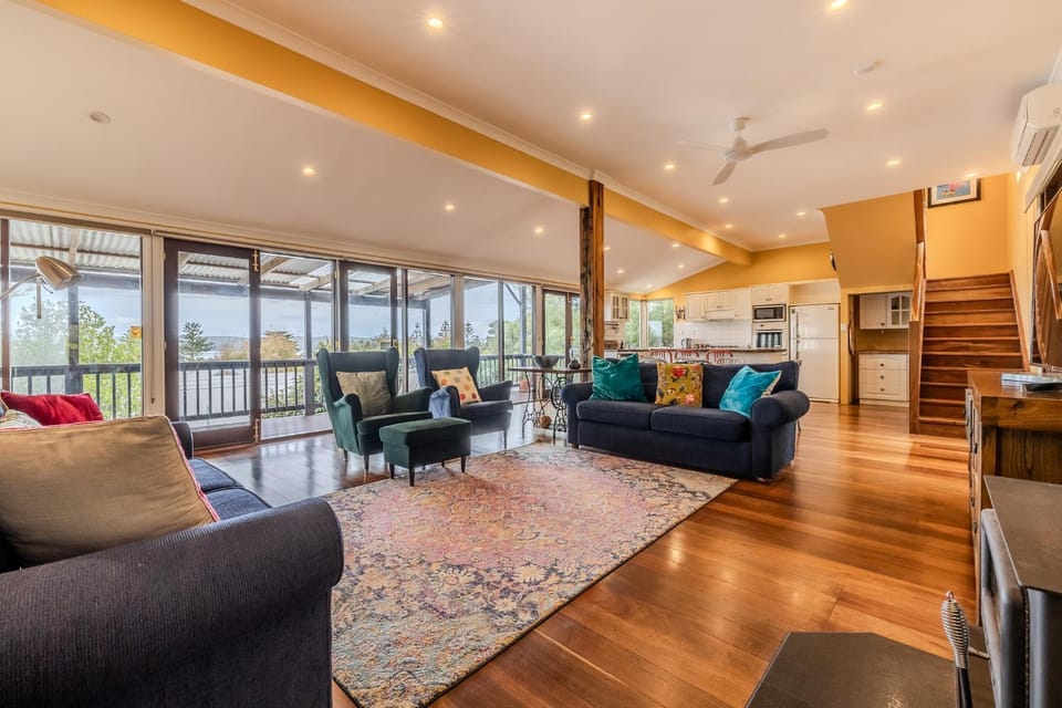 Harbour Breeze by the BNB Collection House in Albany