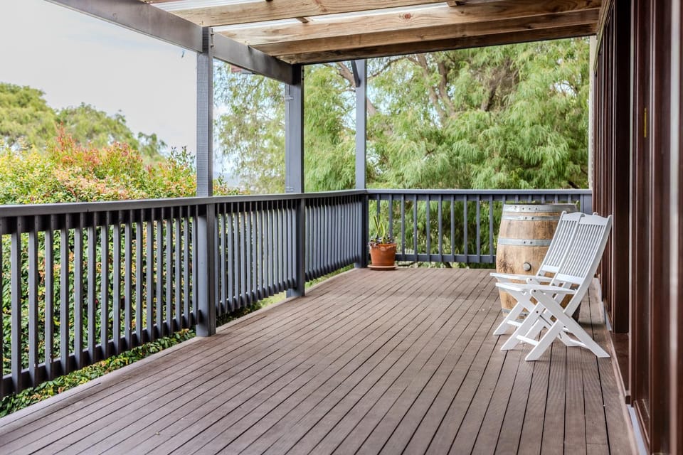 Harbour Breeze by the BNB Collection House in Albany