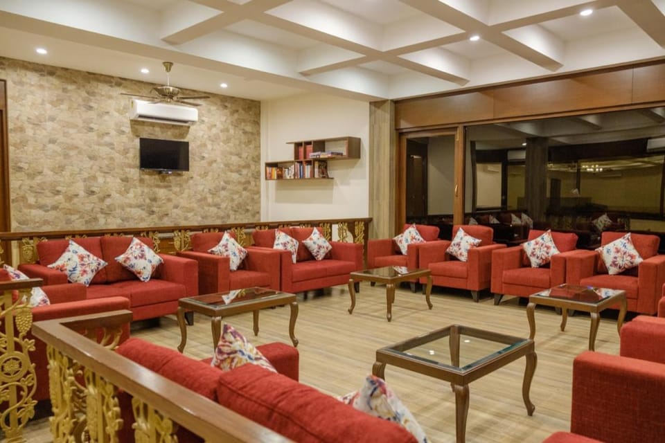 Summer Vines - Nashik Hotel in Maharashtra
