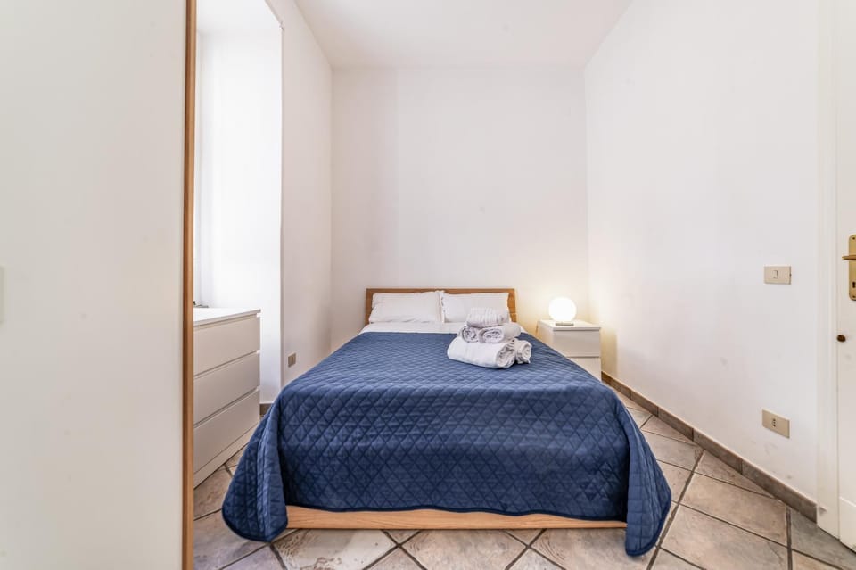 Bed, Photo of the whole room, Bedroom, towels, wardrobe