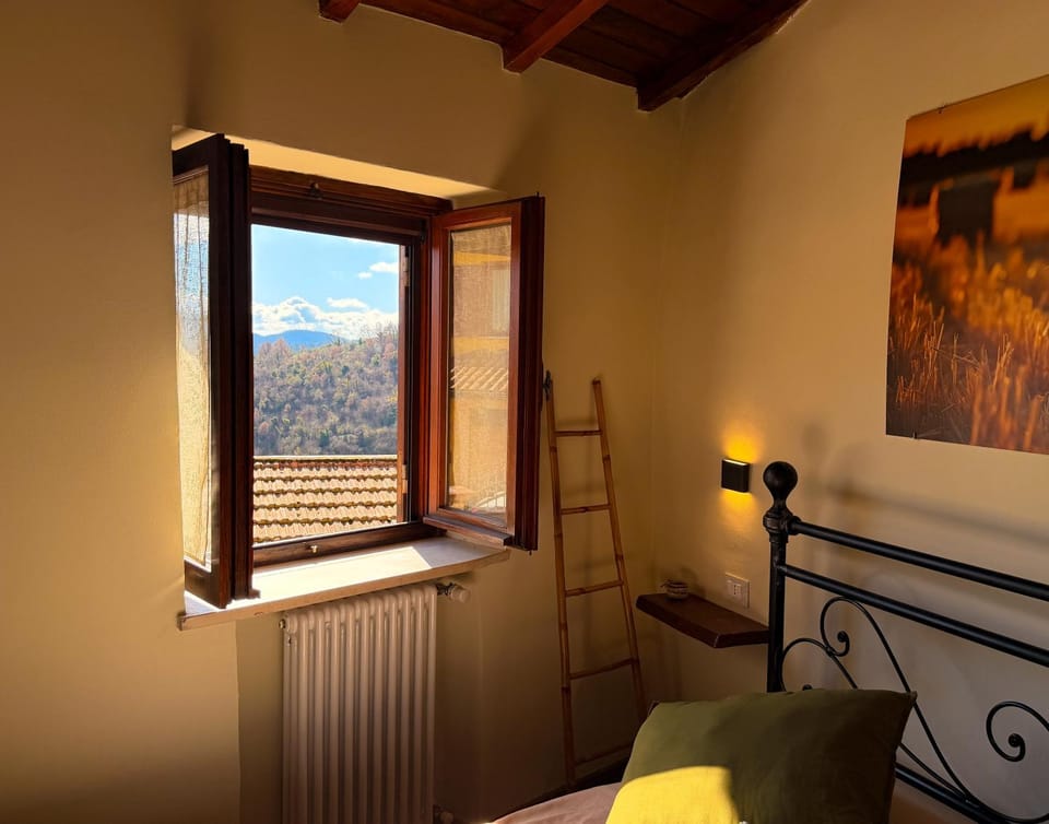 Bed, Natural landscape, Photo of the whole room, Bedroom, Mountain view