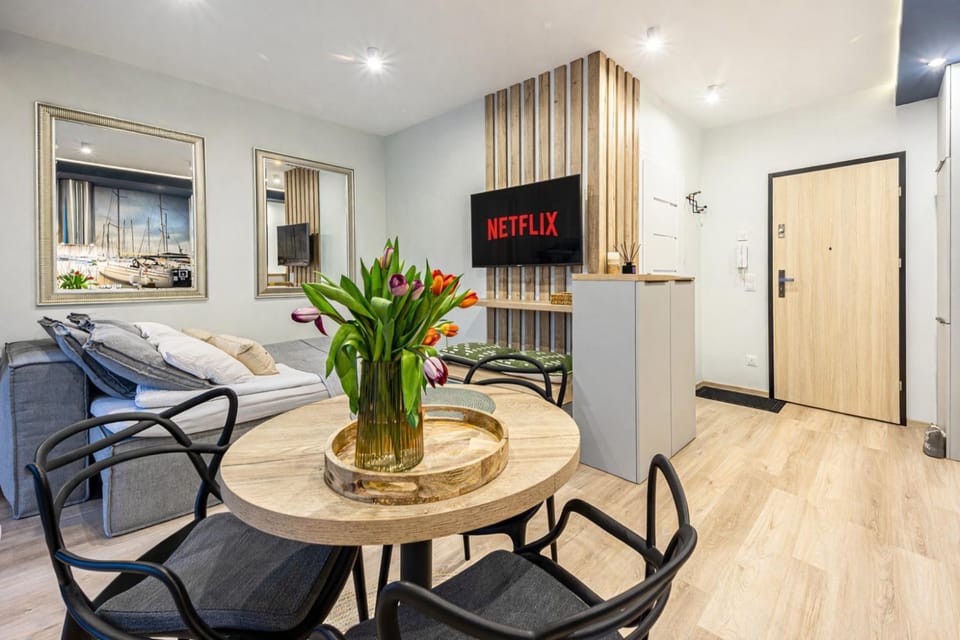 TV and multimedia, Seating area