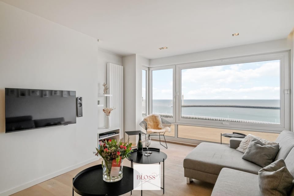 Nr 9 by the sea by BLOSS Apartment in Ostend