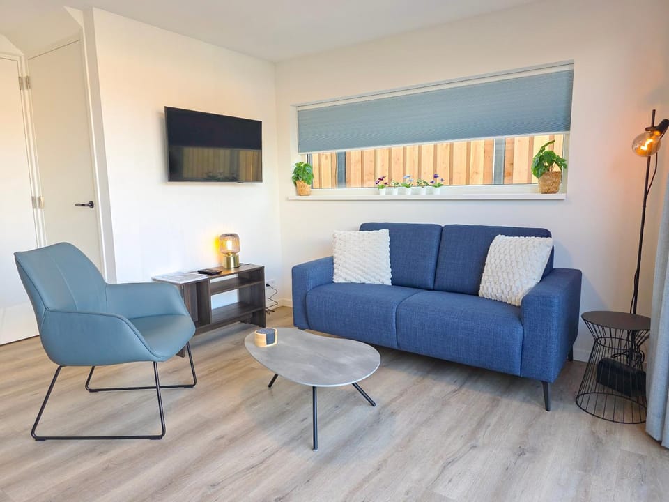 TV and multimedia, Seating area