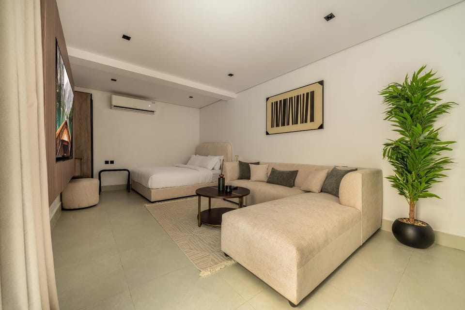 غرفة فندقية مع جلسات خارجية في الدائري الشمالي Apartment in Riyadh