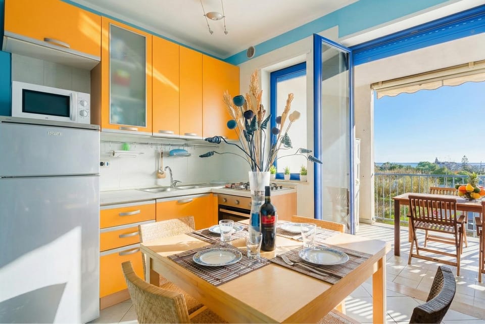 Property building, Kitchen or kitchenette, Living room
